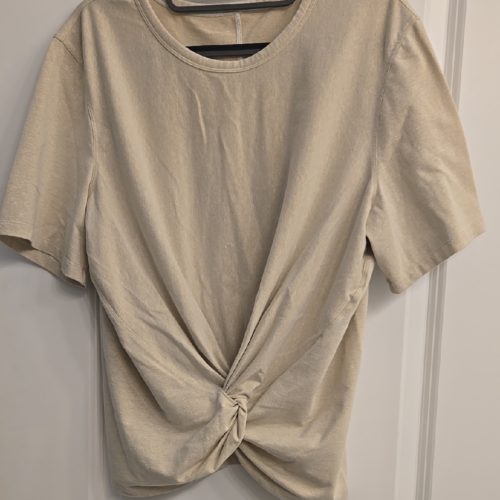 Lululemon Crescent t- shirt. Sparkle. Size 8.